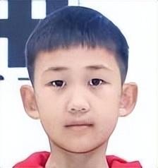 大乐透今日开奖-8岁“小孩哥”曹柏辅：指尖魔方转出全国荣耀|总冠军|金字塔|复原|新区|大神_新浪体育_新浪新闻