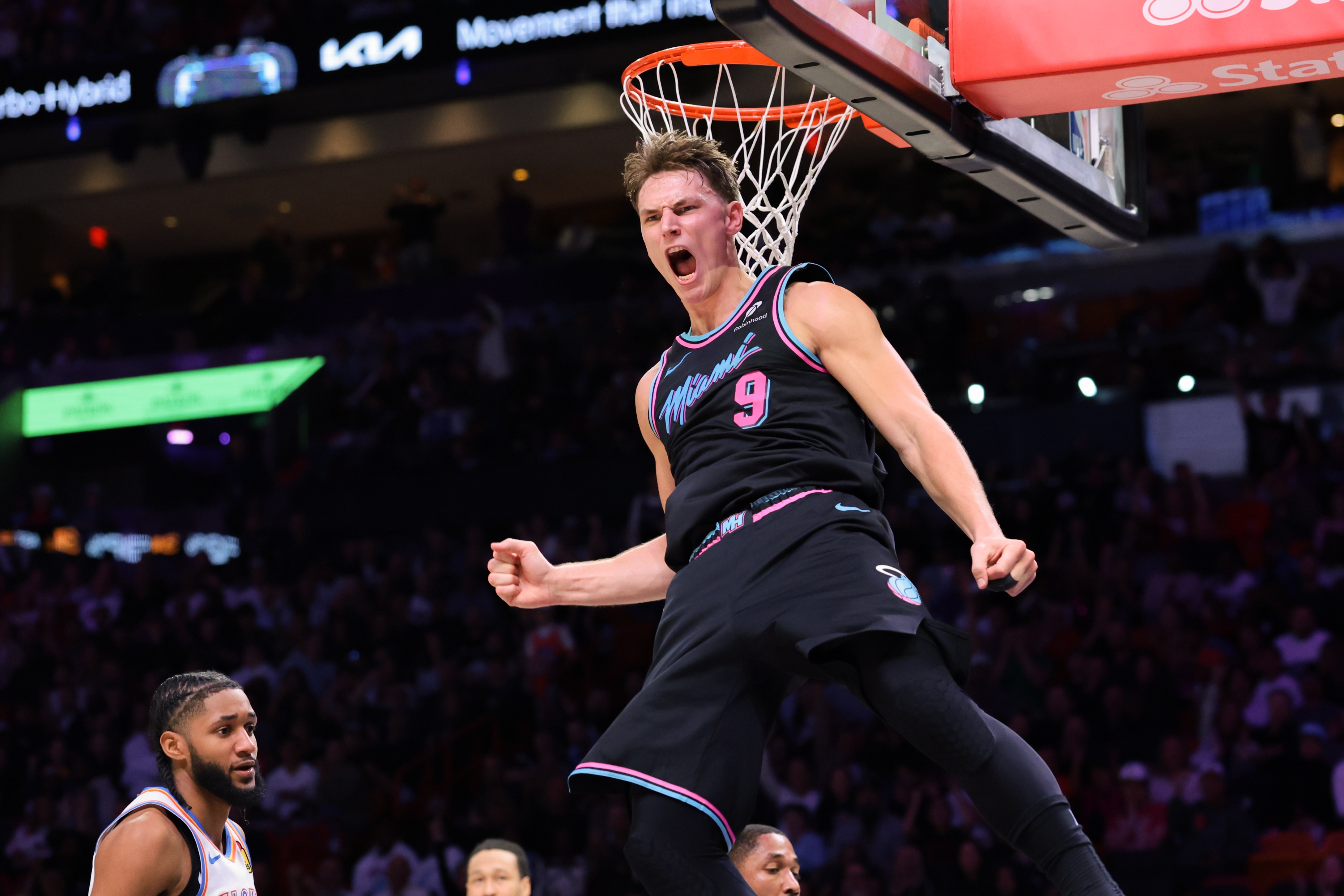 大乐透综合走势图-9中7砍16分6板！拉松谈表现：向教练队友学习 教练非常相信我们